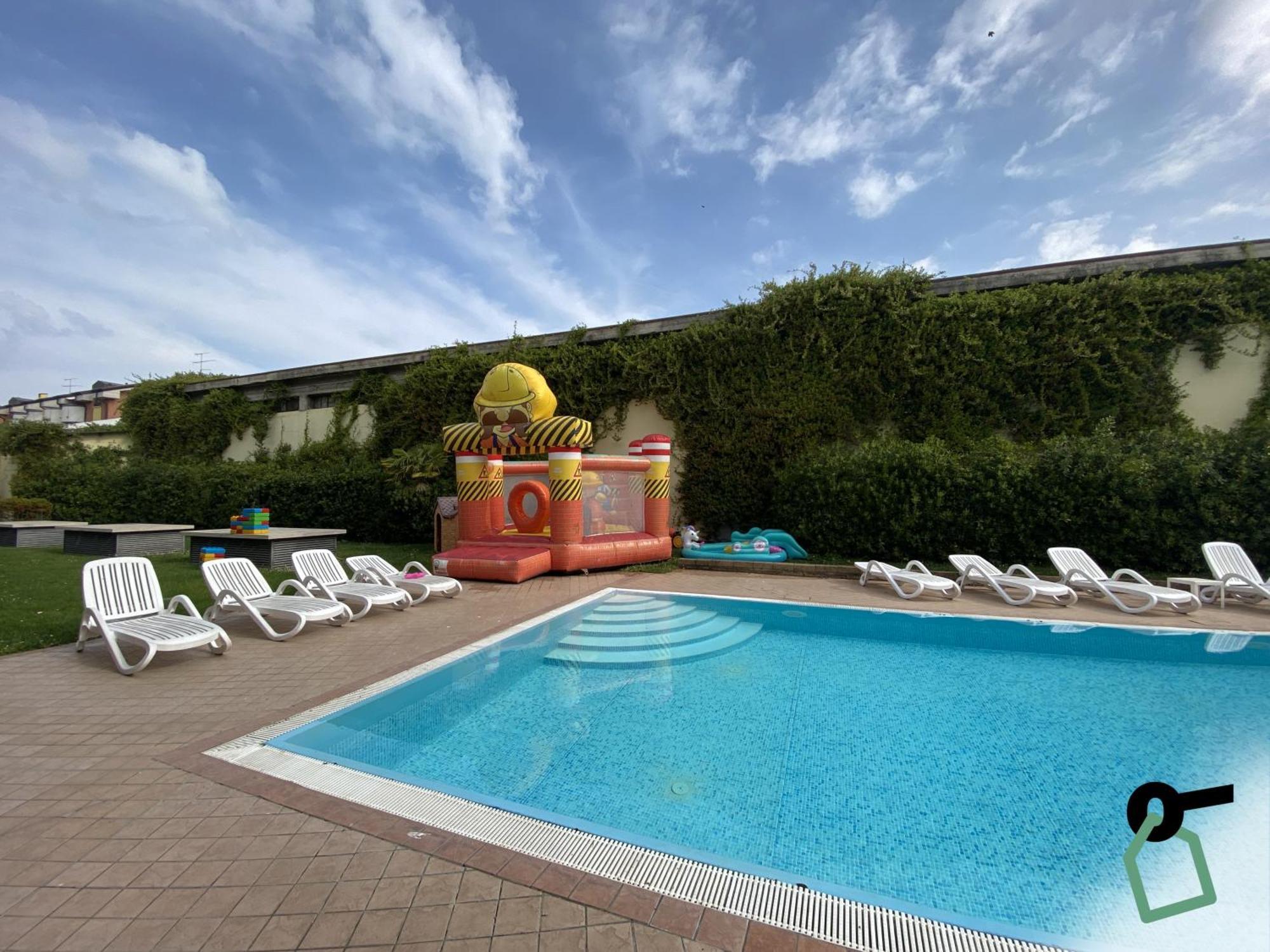 Hotiday Residence Garda Пескьера-дель-Гарда Экстерьер фото